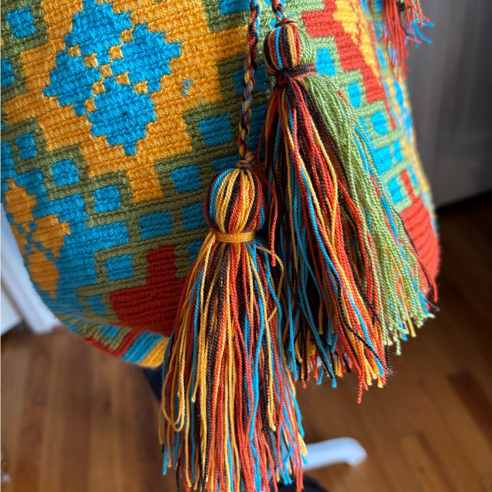 Colombian Wayuu Crochet Macramé Fringe Drawstring Bucket Crossbody Bag - Picture 4 of 7